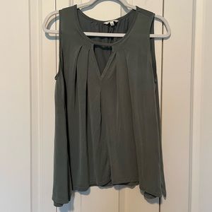 Lucky Brand Keyhole Tank Size M